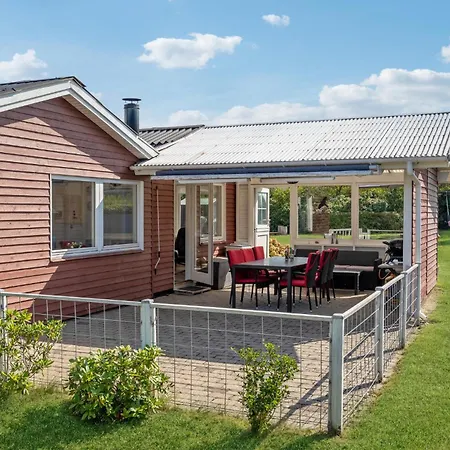 Stunning In Haderslev With Kitchen Tatil Evi *